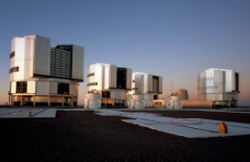 大型望远镜阵列图片